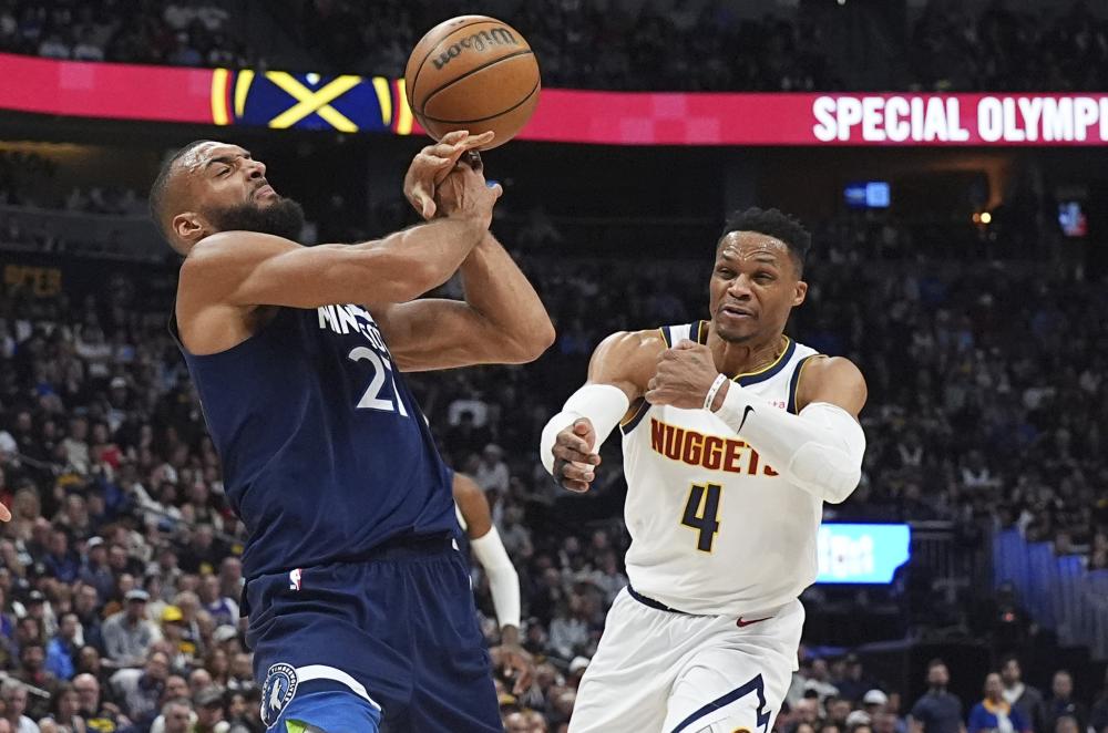 他的内线突 他的内线突